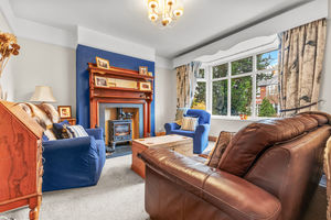 Lounge- click for photo gallery